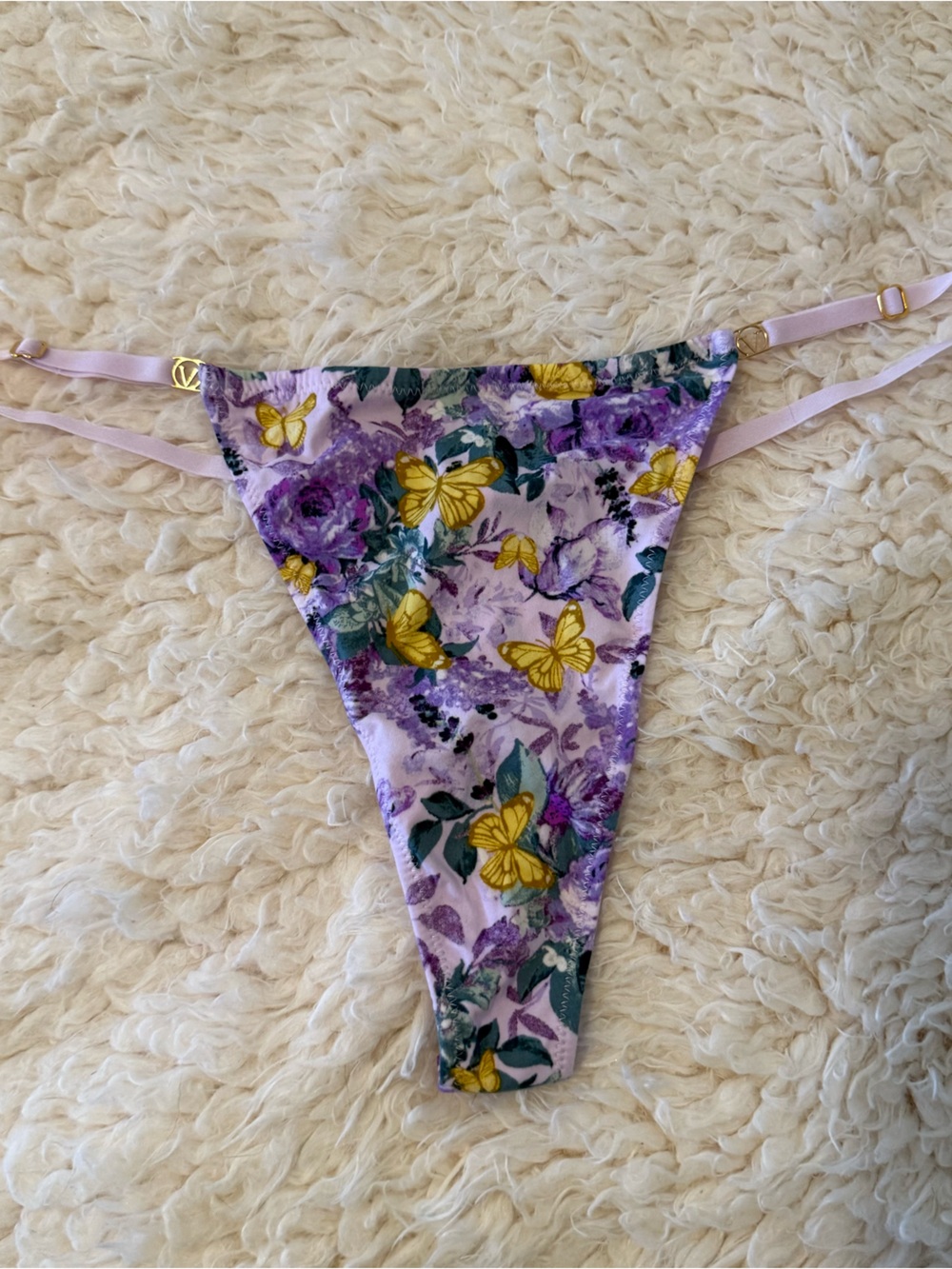 Victoria's Secret Love Cloud Floral V-String Thong Silky Logo Size Large NEW NWT